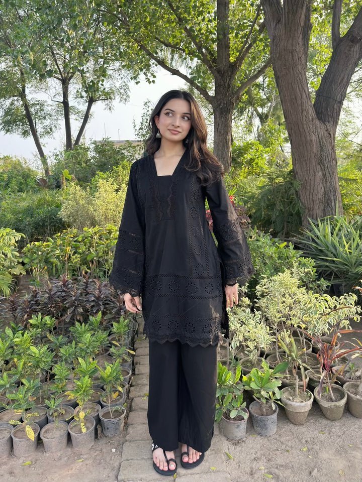 2026/07/27765.jpg MEERA – Premium Embroidered Cotton Co-Ord Set 🖤 - Image 1